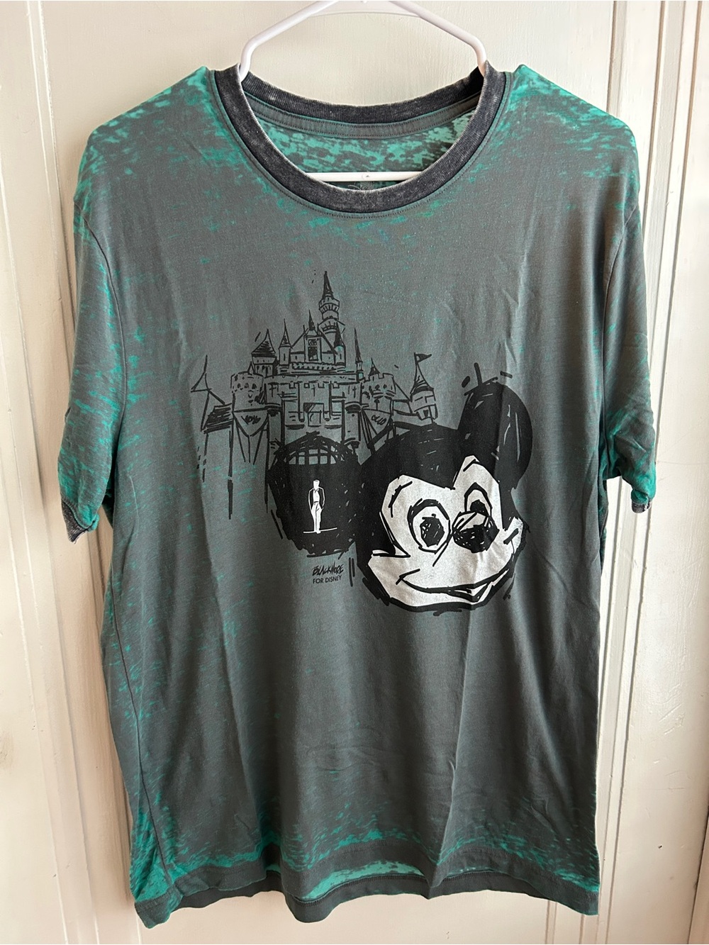 Disney Men's Short-Sleeve Castle & Mickey Graphic Tee in Gray and Green